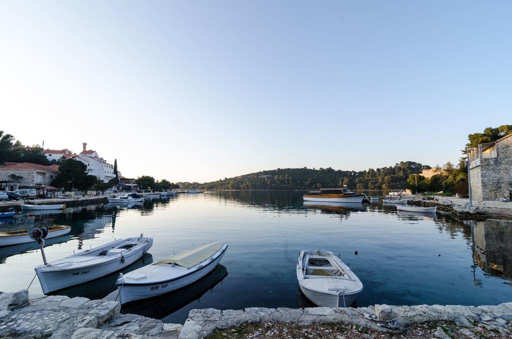 Apartments Lorena Mljet Помена Екстериор снимка