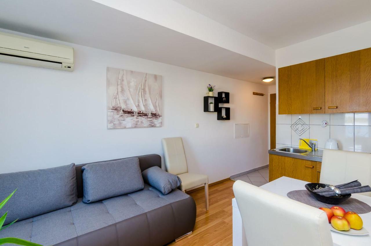 Apartments Lorena Mljet Помена Екстериор снимка