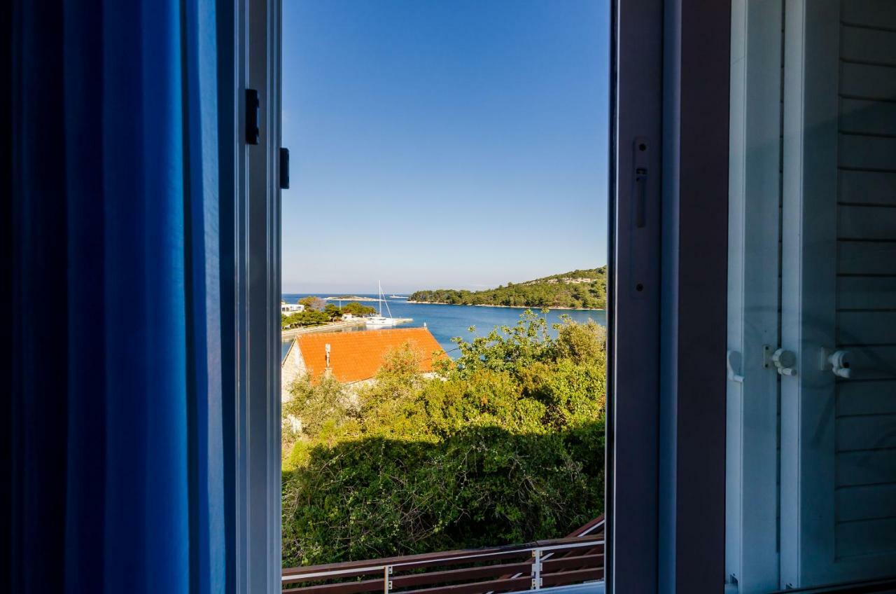 Apartments Lorena Mljet Помена Екстериор снимка