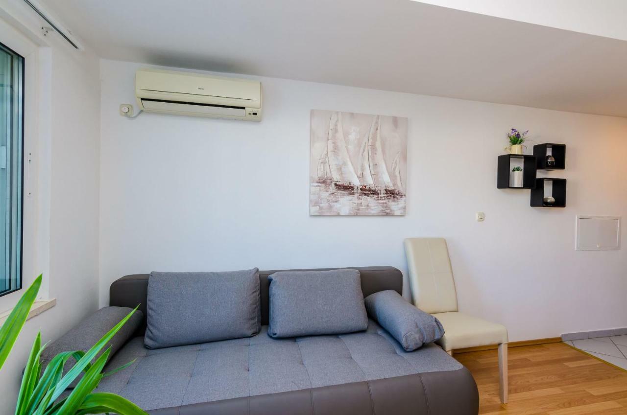 Apartments Lorena Mljet Помена Екстериор снимка